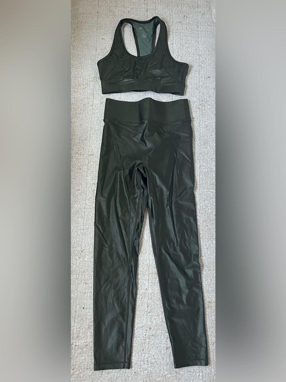 New All Access Bandier SET OLIVE SHINE Center Stage Legging & Sports Bra S/P